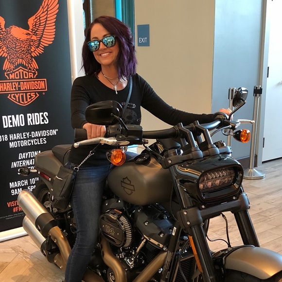 Meet your Posher, Tiffany - Picture 1 of 1